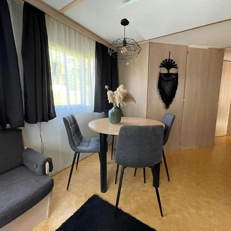 Chalet 'T Rijsterbos Op Camping Met Zwembad! Villa Ngoại thất bức ảnh