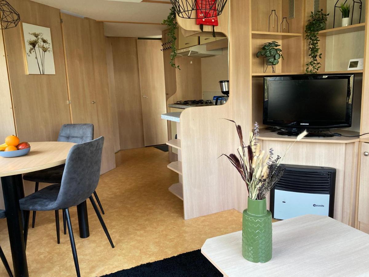 Chalet 'T Rijsterbos Op Camping Met Zwembad! Villa Ngoại thất bức ảnh