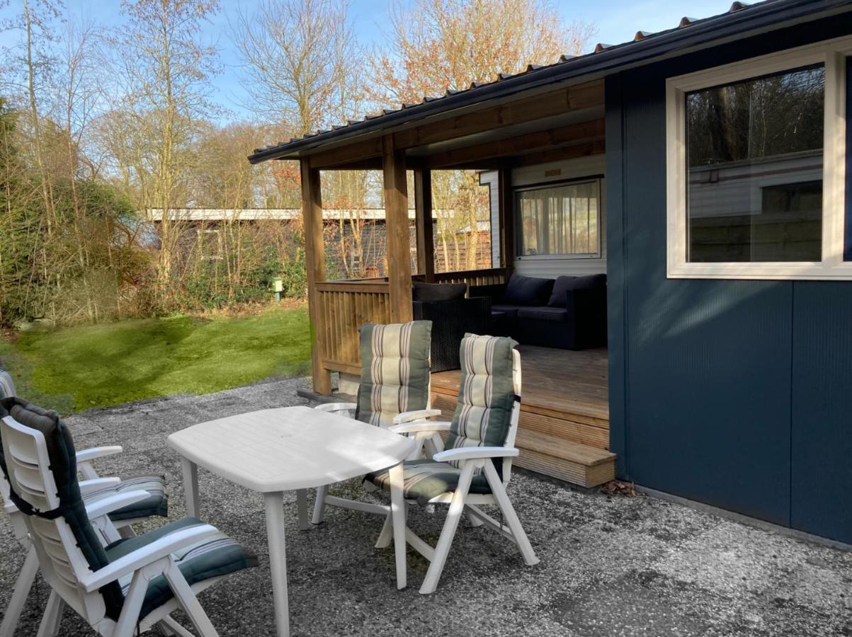 Chalet 'T Rijsterbos Op Camping Met Zwembad! Villa Ngoại thất bức ảnh