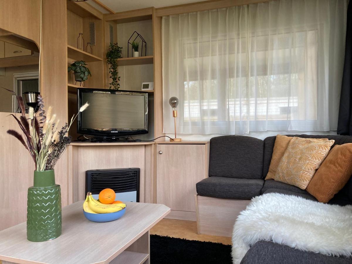 Chalet 'T Rijsterbos Op Camping Met Zwembad! Villa Ngoại thất bức ảnh